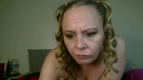 Snapshot of nikkibae6933 chatting on 02.22.26 nikkibae6933 online show from 02.22.26