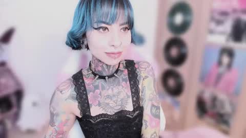 Snapshot of nikkiramone chatting on 02.10.26 Nikki Ramone online show from 02.10.26