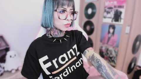 Nikki Ramone   online show from 04.01.26