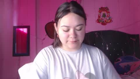 Snapshot of nikkirous_ chatting on 10.05.25 Nikkirous online show from 10.05.25