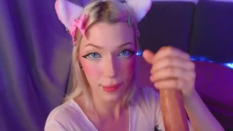 Snapshot of nikkisilk chatting on 04.29.26 Stassy Krissy Aria Lina online show from 04.29.26