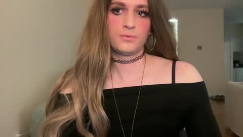 Snapshot of niko_12356 chatting on 12.10.24 Nichole online show from 12.10.24