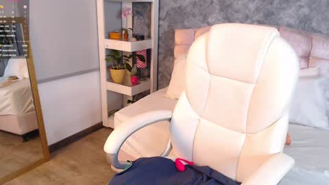 Niko Robin online show from 12.19.24