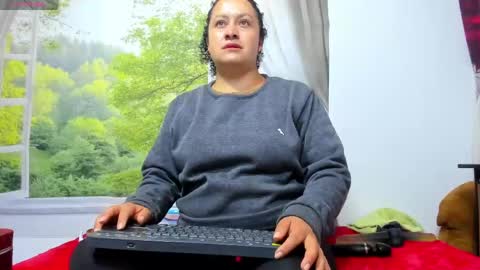 Snapshot of nikol32__ chatting on 05.18.26 dayan online show from 05.18.26