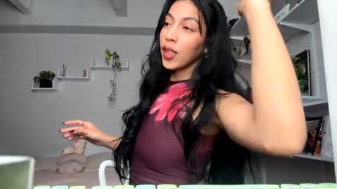 Snapshot of nikol_je chatting on 06.26.26 Nicole cam online show from 06.26.26