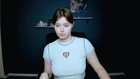 Snapshot of nikol_kitt chatting on 01.02.25 Little Niko  Help me reach my goals online show from 01.02.25