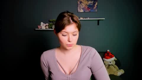 Snapshot of nikol_kitt chatting on 01.20.25 Little Niko  Help me reach my goals online show from 01.20.25