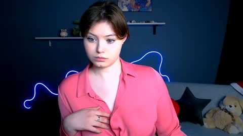 Snapshot of nikol_kitt chatting on 02.08.25 Little Niko  Help me reach my goals online show from 02.08.25