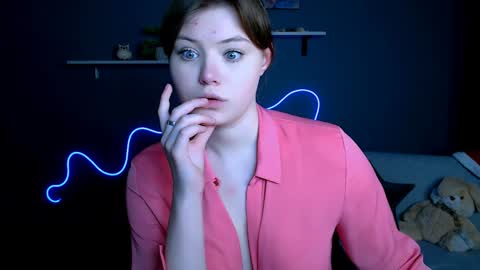 Snapshot of nikol_kitt chatting on 02.09.25 Little Niko  Help me reach my goals online show from 02.09.25
