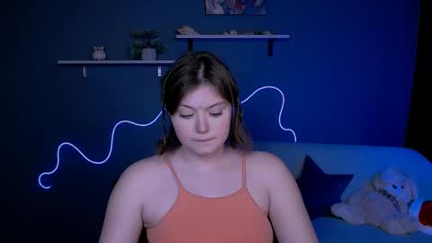 Snapshot of nikol_kitt chatting on 02.12.25 Little Niko  Help me reach my goals online show from 02.12.25