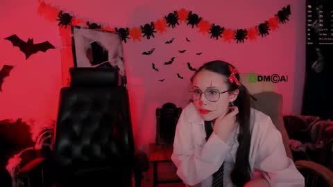Snapshot of nikol_kitt chatting on 10.22.25 Little Niko  Help me reach my goals online show from 10.22.25