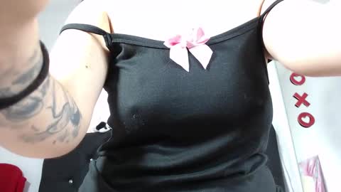 Snapshot of nikol_winick chatting on 03.04.25 nikol_winick online show from 03.04.25