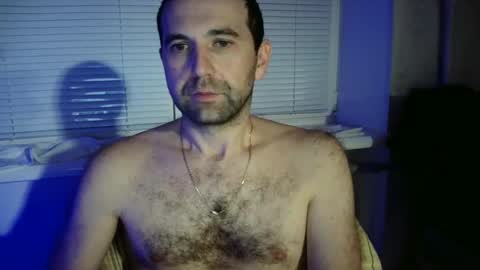 Snapshot of nikolas_vaz chatting on 01.12.25 nikolas_vaz online show from 01.12.25