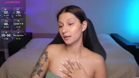 Snapshot of nikolgoldy chatting on 11.07.25 Niky online show from 11.07.25