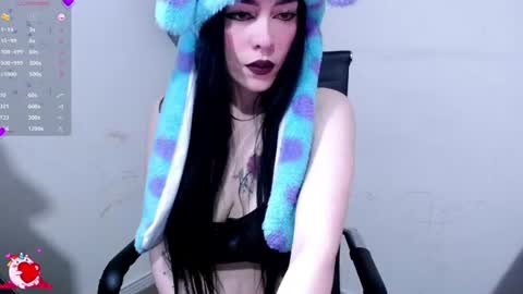 Snapshot of nikolleslut chatting on 07.31.26 nikolleslut online show from 07.31.26