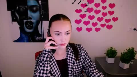 Snapshot of nikonara_ chatting on 12.05.24 nikonara_ online show from 12.05.24