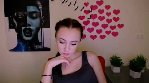 Snapshot of nikonara_ chatting on 01.13.25 nikonara_ online show from 01.13.25