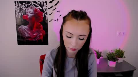 Snapshot of nikonara_ chatting on 02.15.25 nikonara_ online show from 02.15.25