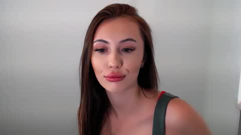 Snapshot of nikonara_ chatting on 09.23.25 nikonara_ online show from 09.23.25