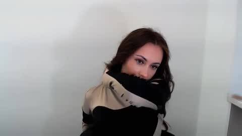Snapshot of nikonara_ chatting on 10.15.25 nikonara_ online show from 10.15.25