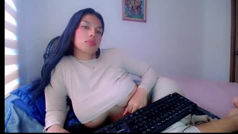 Snapshot of nila_kaia chatting on 02.09.25 nila online show from 02.09.25