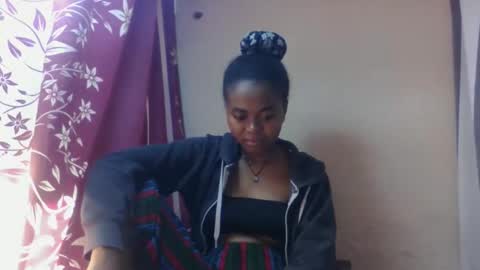 Snapshot of nilahmarie chatting on 09.10.25 nilah online show from 09.10.25