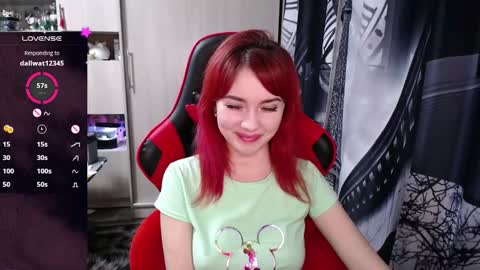 Snapshot of nimfeya chatting on 09.25.25 Nimfeya online show from 09.25.25