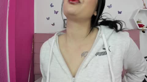 Snapshot of nina_cute06 chatting on 12.12.24 Nina online show from 12.12.24