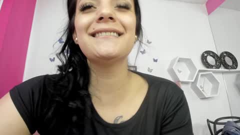 Snapshot of nina_cute06 chatting on 01.12.25 Nina online show from 01.12.25