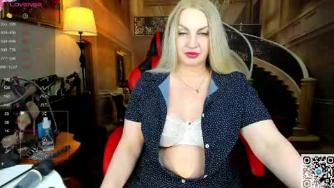 Snapshot of nina_deville chatting on 05.10.26 Nina online show from 05.10.26