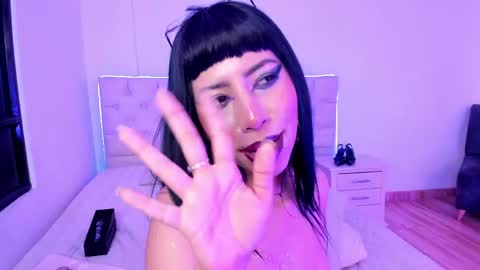 Nina Fox  online show from 05.15.26