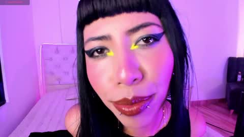 Nina Fox  online show from 06.03.26