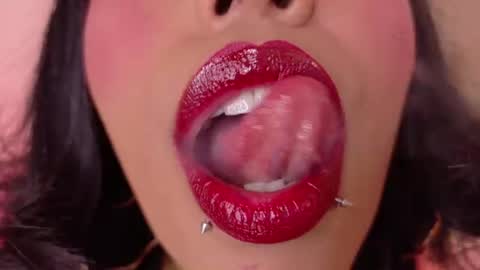 Nina Fox  online show from 07.17.26