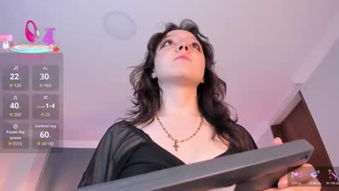 nina_ford_ online show from 11.17.25