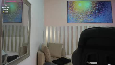 Snapshot of nina_glow_ chatting on 05.19.26 nina_glow_ online show from 05.19.26