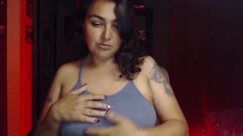 Snapshot of nina_moonbeam chatting on 01.03.25 Nina Moon online show from 01.03.25