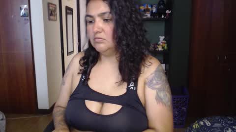 Snapshot of nina_moonbeam chatting on 10.16.25 Nina Moon online show from 10.16.25