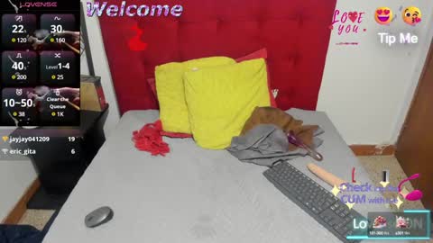 Snapshot of nina_petit chatting on 01.26.25 Nina online show from 01.26.25