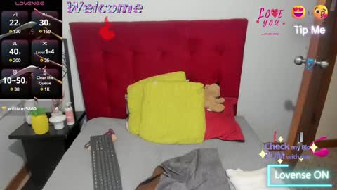 Snapshot of nina_petit chatting on 02.01.25 Nina online show from 02.01.25