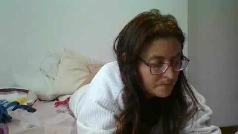 Snapshot of nina_petit chatting on 02.17.25 Nina online show from 02.17.25
