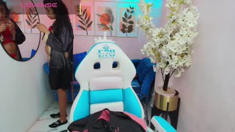 Snapshot of nina_willyams chatting on 01.18.26 Nina online show from 01.18.26