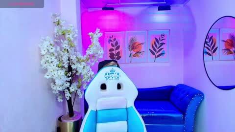 Snapshot of nina_willyams chatting on 02.19.26 Nina online show from 02.19.26