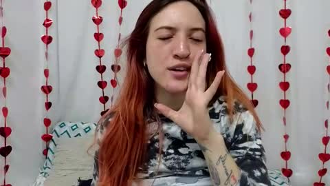 Snapshot of ninaa_fox chatting on 02.19.25 Ninaa fox online show from 02.19.25