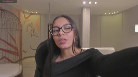 Snapshot of ninablumm chatting on 10.23.25 Nina online show from 10.23.25