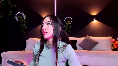  Heyyy guys Im Ninas crazy  online show from 03.05.25