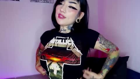 Snapshot of ninadanger chatting on 04.10.26 Heyyy guys Im Ninas crazy online show from 04.10.26