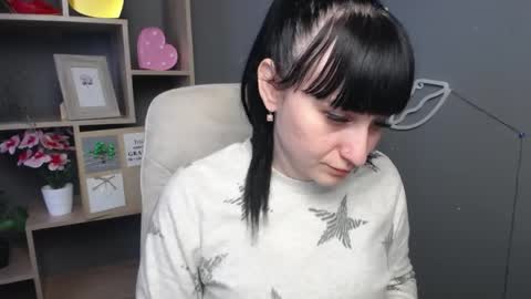 ninaflawlees online show from 05.02.26