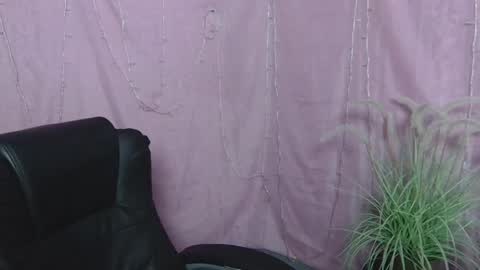 ninaflawlees online show from 05.06.26