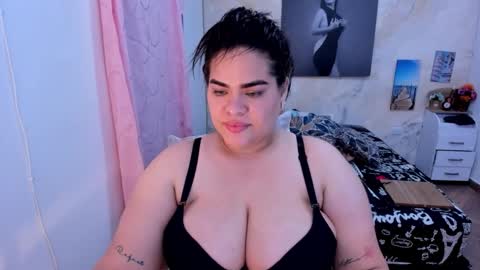 Snapshot of ninafuentes2x chatting on 02.01.26 NinaFuentes online show from 02.01.26
