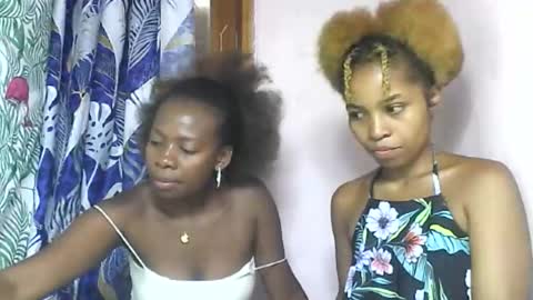 Snapshot of ninah9794 chatting on 11.28.25 Ninah9794 online show from 11.28.25